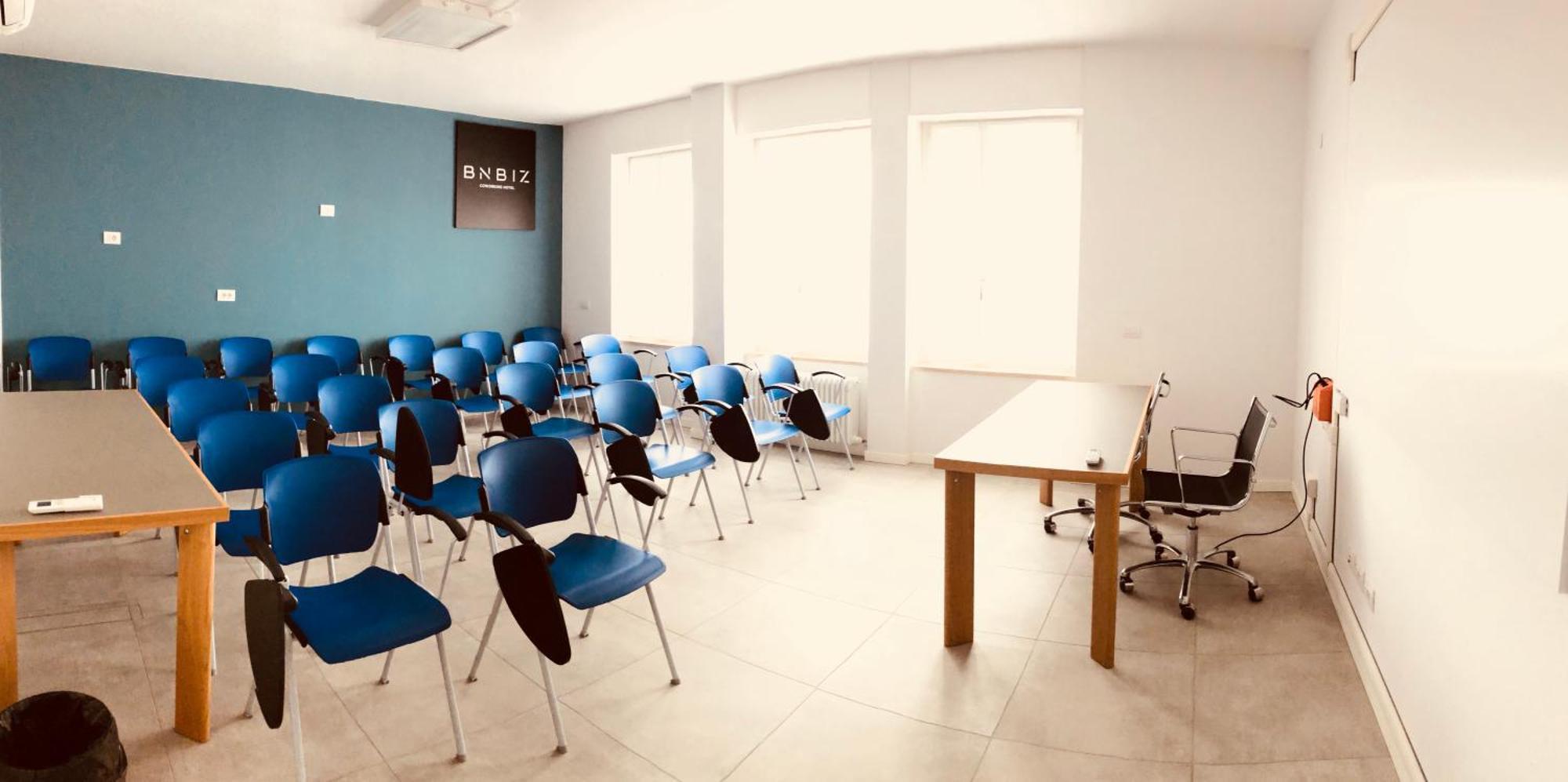 Bnbiz - Coworking Hotel Фьоренцуола-д'Арда Экстерьер фото