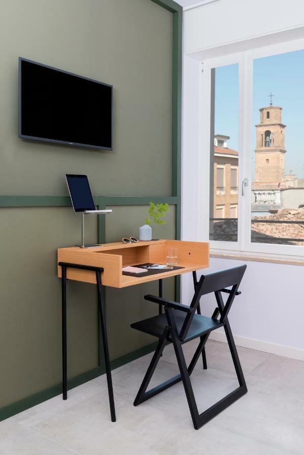Bnbiz - Coworking Hotel Фьоренцуола-д'Арда Экстерьер фото