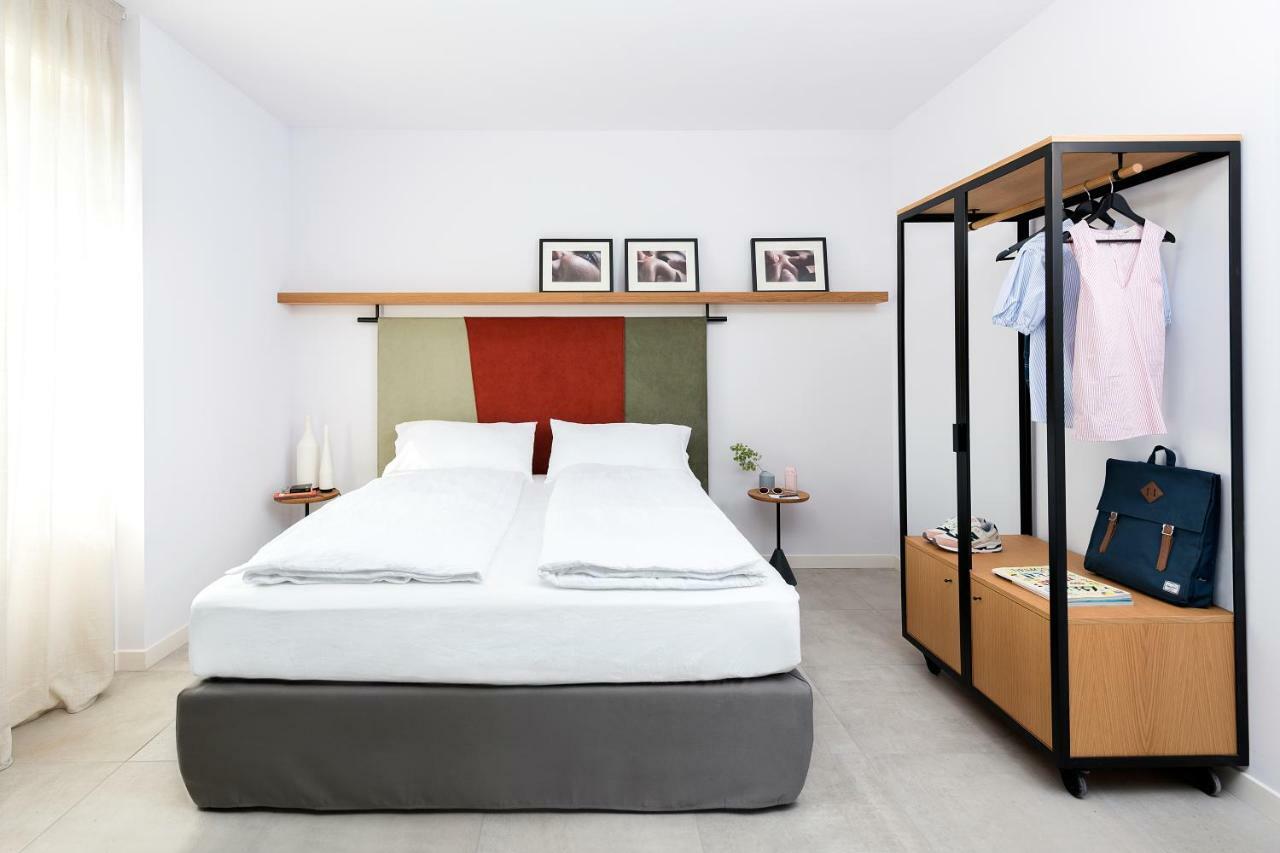 Bnbiz - Coworking Hotel Фьоренцуола-д'Арда Экстерьер фото